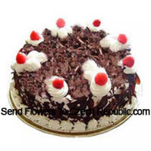 1/2 Kg Magnificent Black Forest Cake